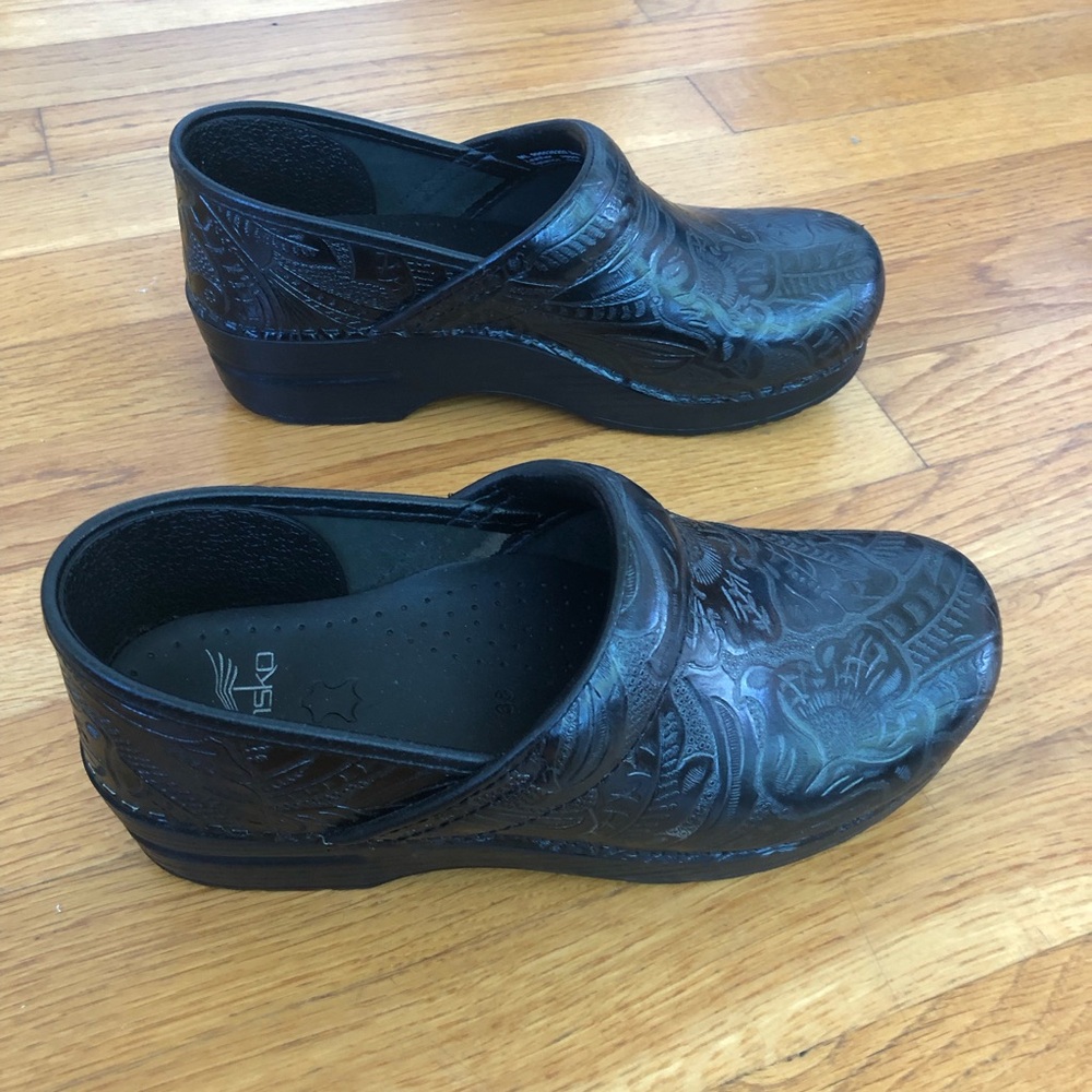 Dansko Professional Tooled Women’s Clog Size 38 - image 4